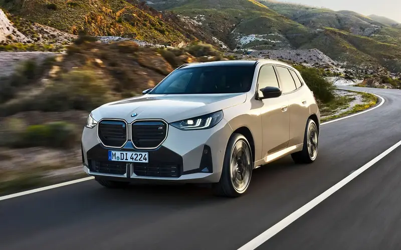 عرضه سه مدل جدید بی ام و مهام خودرو –دی ماه1403