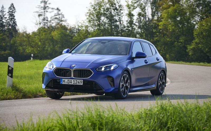 ورود اولین محموله bmw120 و cooper mini به ایران-دی ماه 1403