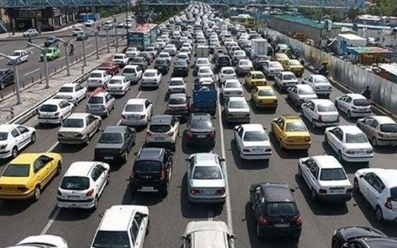 رانندگی ایمن با قانون 2 تا 4 ثانیه فاصله-فروردین ماه 1404