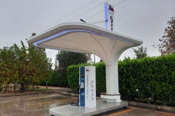 راه اندازی ایستگاه های شارژ سریع خودروهای برقی در محورهای پرتردد کشور