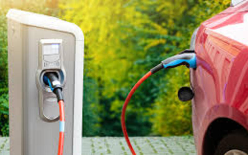 تجهیز جایگاه های سوخت به شارژ خودروهای برقی-فروردین 1404