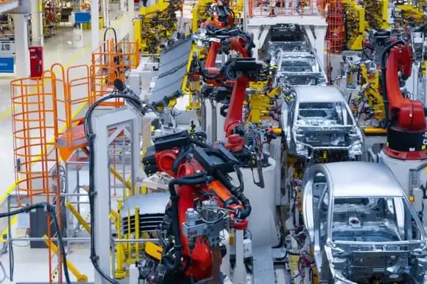 اختلاف 150 درصدی قیمت خودروهای مونتاژی در ایران و کشورهای همسایه