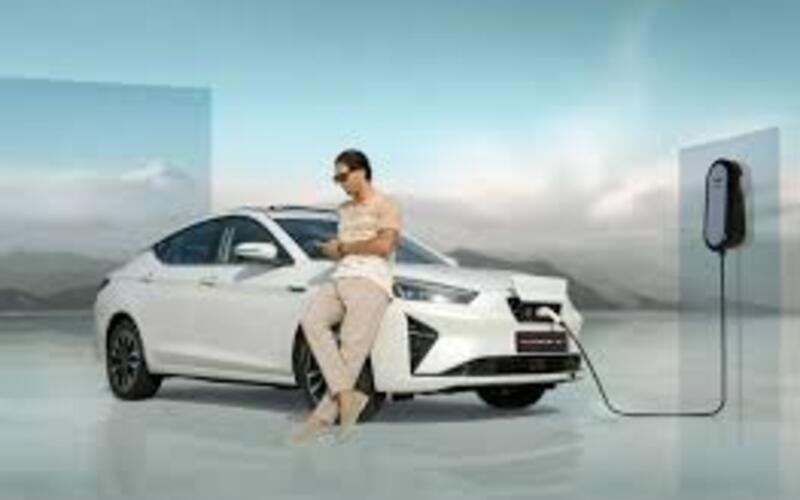 فروش نقدی و اقساطی خودروی کی ام سی EJ7 و  EJ7پلاس کرمان موتور-بهمن ماه1403