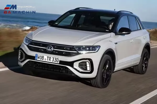فولکس واگن تی راک در حال رانندگی در جاده با پایداری عالی