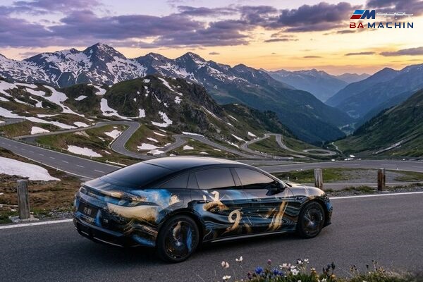 نمای پشتی و جانبی سدان BYD Great Han با جزئیات طراحی